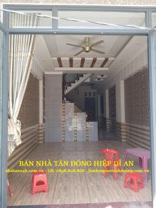 Phòng khách nhà bán gần đường Lê Hồng Phong Dĩ An